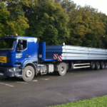 Camion spécialisé dans le convoi exceptionnel de catégorie 1